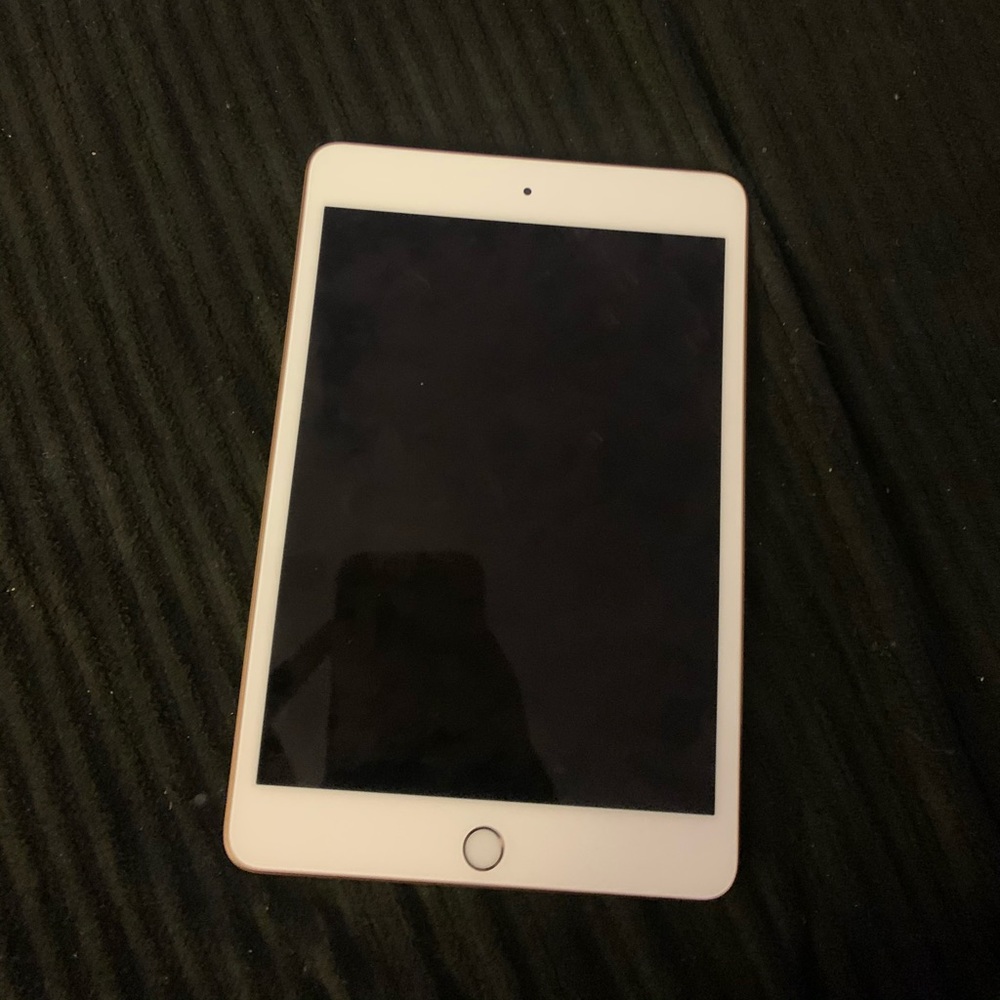 Ipad rose gold 64GB Brand new